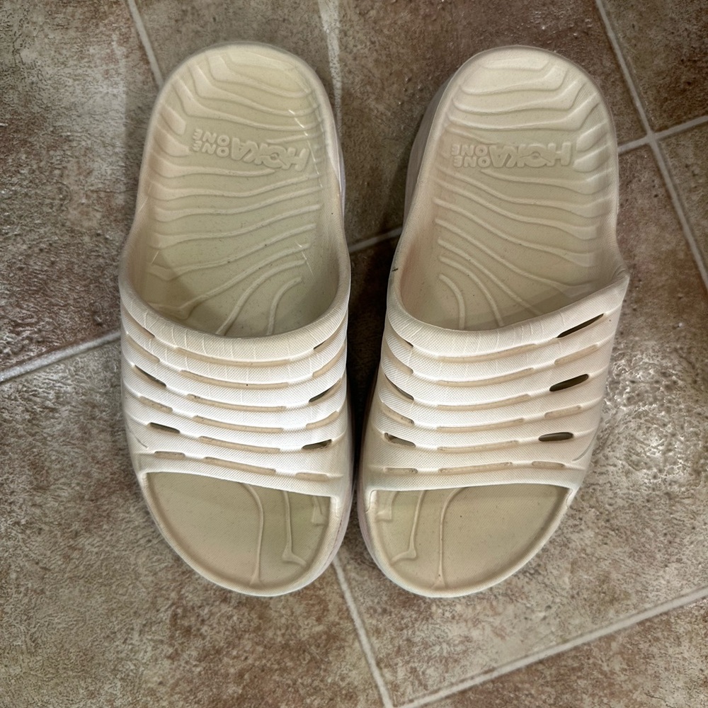 Hoka Ora Recovery Slides